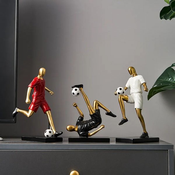 Modern Home Decoration Resin Figure Sculpture Crafts Football Player Ornaments